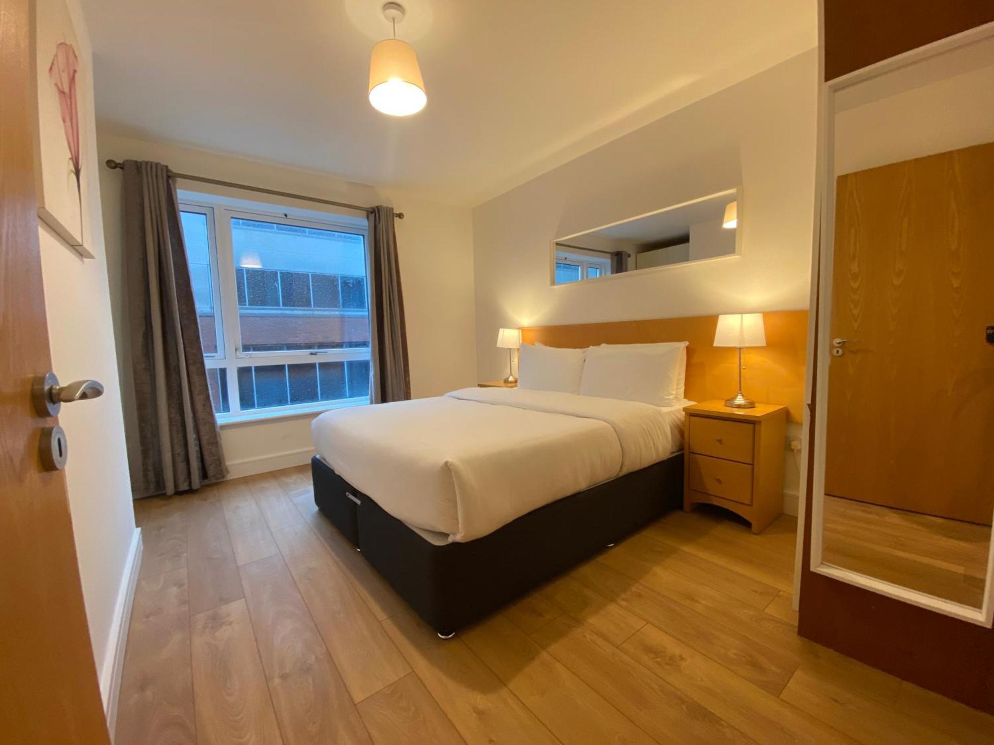 Parnell Corner Apartments Дублин Экстерьер фото